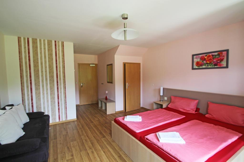 Gasthaus&Pension Am Kurfürstendamm Burg  Zimmer foto
